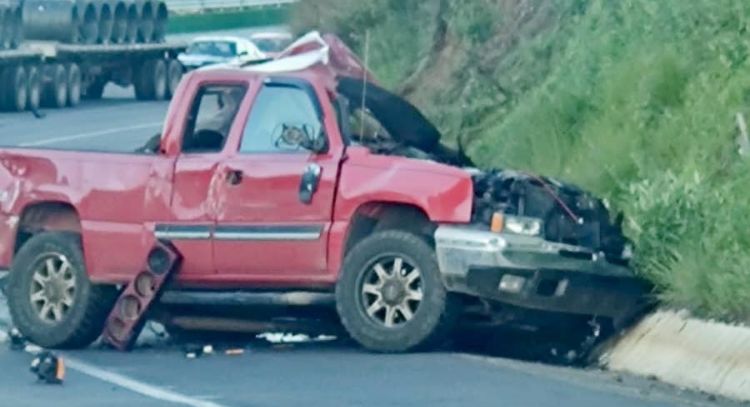 Mueren seis jornaleros en accidente carretero en Michoacán