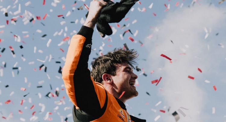 Pato O'Ward conquista el Iowa Speedway en IndyCar Series