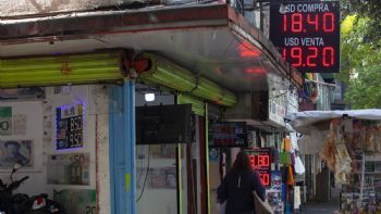 Peso resiente subida de aranceles a 30% y presiones por nuevo Poder Judicial