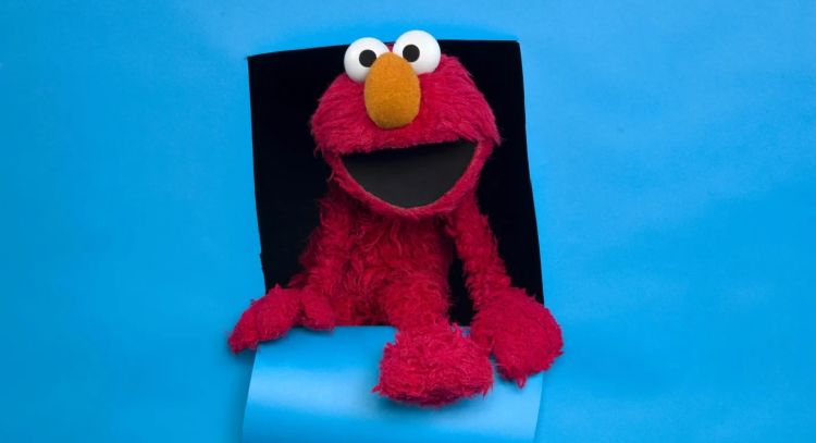 Hackean cuenta de X de Elmo de Plaza Sésamo; publican que Trump aparece en los archivos Epstein