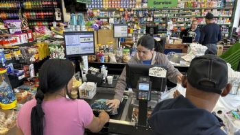 Aranceles de Trump suben la inflación en EU al 2.7%