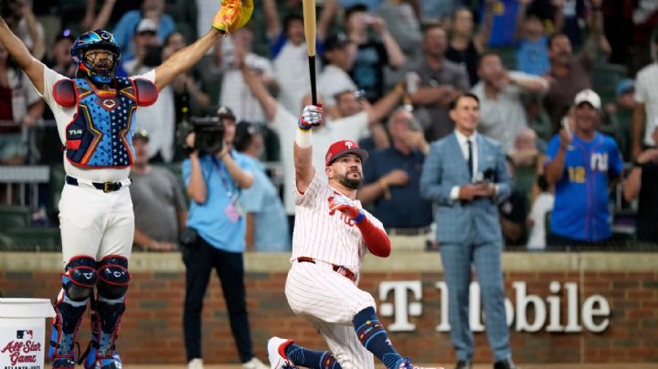 Jonrones de Schwarber en primer desempate del Juego de Estrellas dan victoria a Liga Nacional