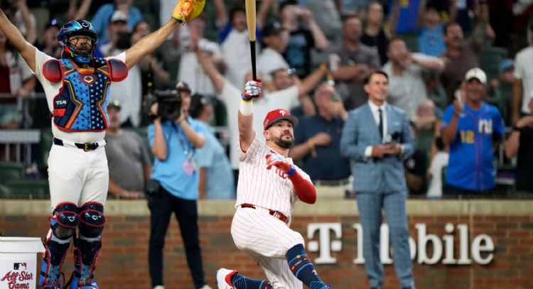 Jonrones de Schwarber en primer desempate del Juego de Estrellas dan victoria a Liga Nacional