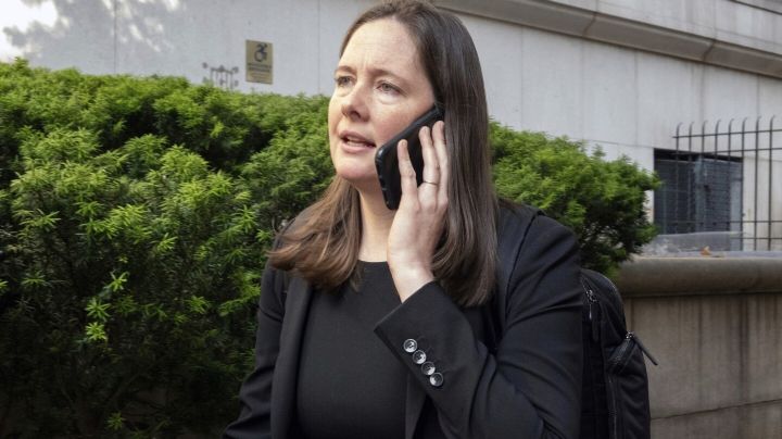 EU despide a Maurene Comey, la fiscal que procesó a Jeffrey Epstein y a "Diddy" Combs