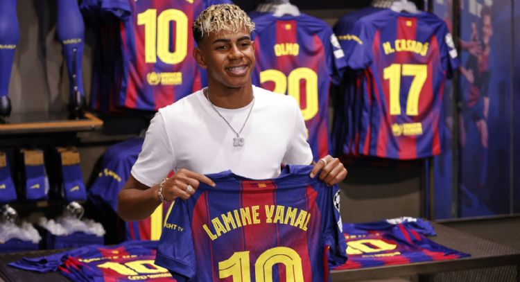 Tras polémica por fiesta, Lamine Yamal hereda el icónico 10 del Barcelona