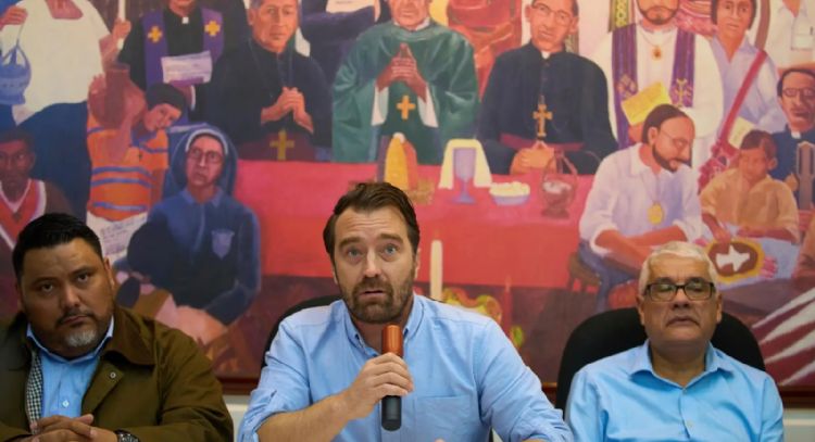 Principal grupo de DDHH de El Salvador abandona la nación ante represión continua de Bukele