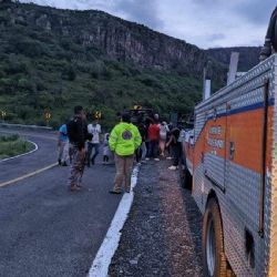 Rescatan a 17 personas atrapadas en cascadas de Tarimoro, Guanajuato, por inundaciones
