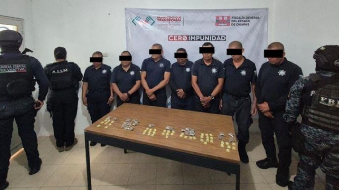 Detienen a policías de Frontera Comalapa; los acusan de vender droga