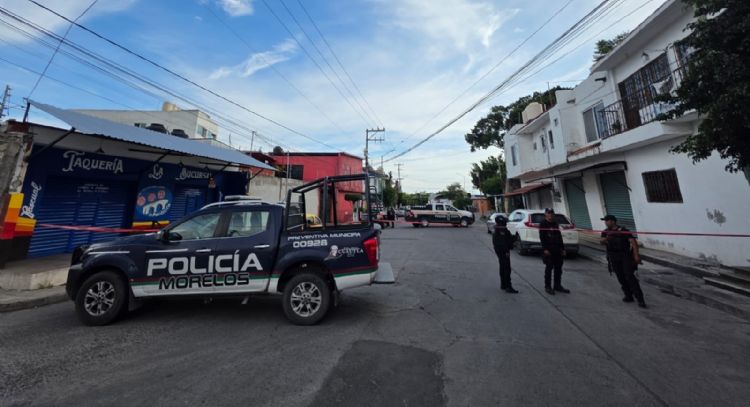 Balean al secretario general del ayuntamiento de Cuautla; lo trasladan en ambulancia aérea