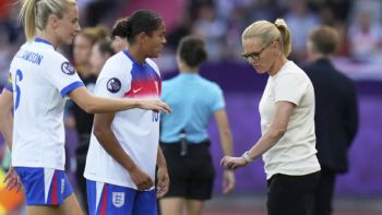 La futbolista inglesa Jess Carter revela que sufrió racismo durante la Eurocopa 2025