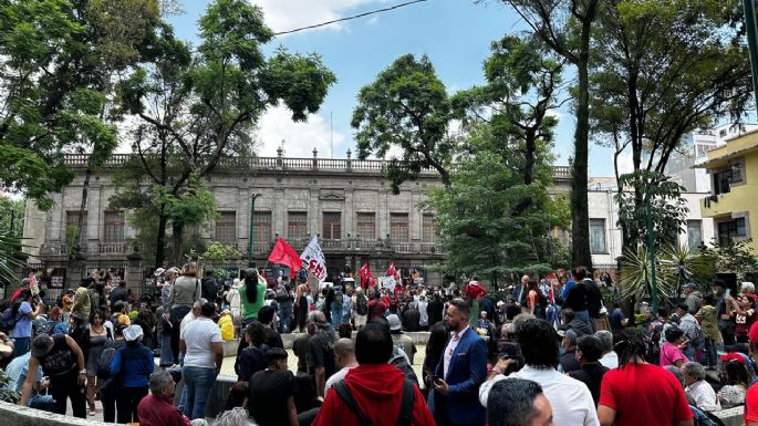 Exigen ponerle el nombre de Fidel Castro a la Plaza San Carlos y restituir esculturas