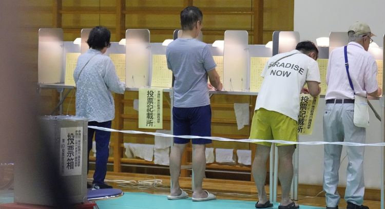 Japón oficialismo se encamina a perder mayoría en la Cámara Alta; Ishiba afirma que seguirá como PM