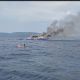 Un ferry de pasajeros indonesio se incendia en el mar y deja al menos 5 muertos (Videos)