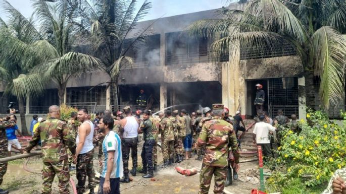 Avión de la Fuerza Aérea se estrella en centro educativo de Bangladesh; hay al menos 19 muertos