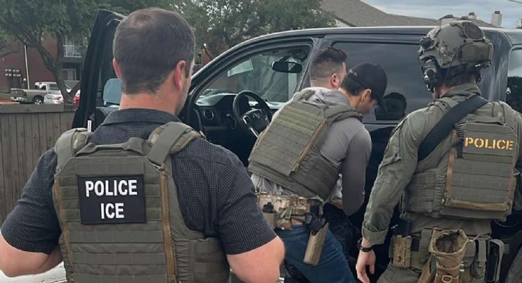 ICE planea perseguir a empresas que empleen migrantes “ilegales” porque “los explotan”