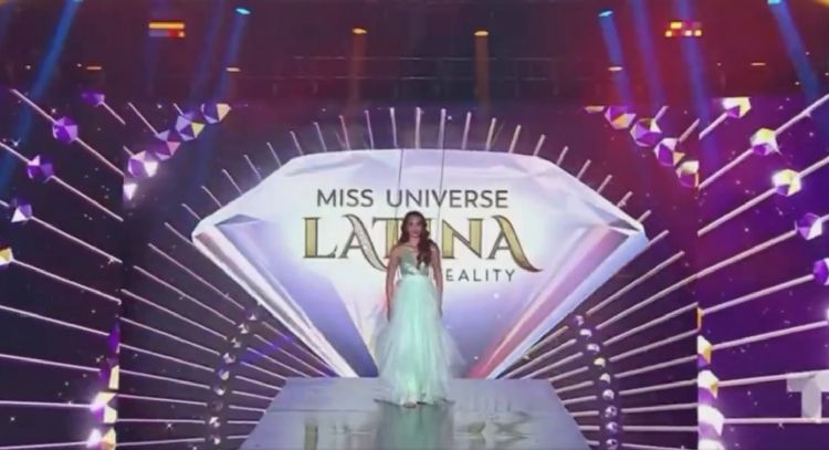 Concursante de Miss Universe Latina sufre aparatosa caída antes de la final (Video)