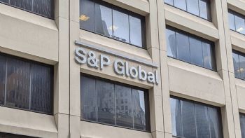 ¿Barril sin fondo? Ni con 10 mil mdd de apoyo Pemex pagará sus deudas a proveedores: S&P