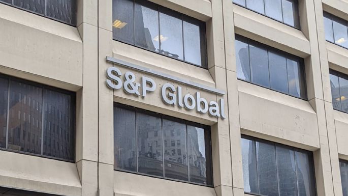 ¿Barril sin fondo? Ni con 10 mil mdd de apoyo Pemex pagará sus deudas a proveedores: S&P