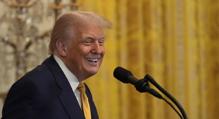 Trump anuncia acuerdo comercial con Japón que reduce arancel al 15 por ciento