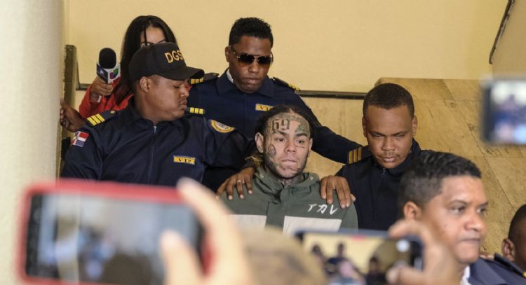 El rapero Tekashi 6ix9ine se declara culpable por posesión de drogas