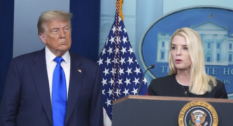 Trump sabía desde mayo que su nombre figuraba varias veces en los archivos Epstein: WSJ