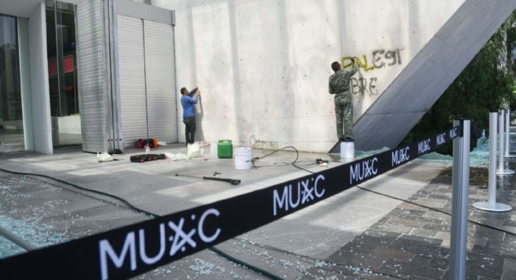 Gremio cultural expresa “repudio e indignación” tras vandalismo en el CCU de la UNAM