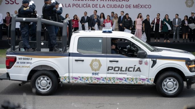 Brugada entrega 3 mil 500 patrullas nuevas; serán distribuidas a las 16 alcaldías