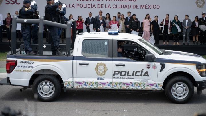 Brugada entrega 3 mil 500 patrullas nuevas; serán distribuidas a las 16 alcaldías