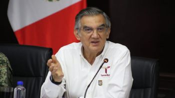 Américo Villarreal niega tener permiso especial para entrar a EU y muestra su visa