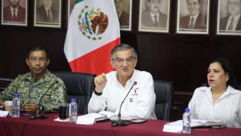 Llama Américo a redoblar esfuerzos en seguridad pública