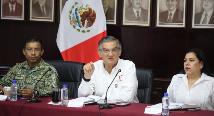 Llama Américo a redoblar esfuerzos en seguridad pública