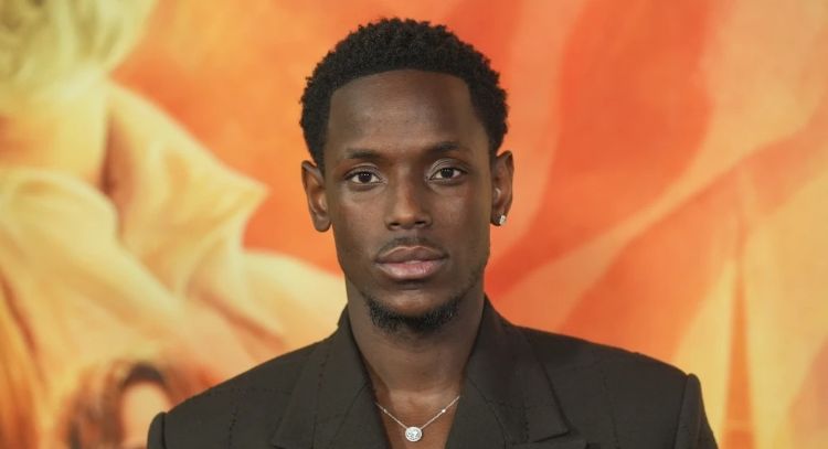 La policía del Reino Unido acusa al actor Michael Ward de violación y agresión sexual