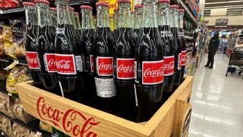 Coca-Cola cambia su receta en EU: ¿Qué significa esto para los consumidores?