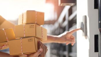 La estafa del "brushing" evoluciona: ahora usan códigos QR en paquetes no solicitados