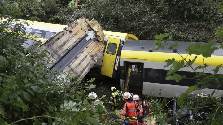 Al menos tres muertos y otros heridos en un descarrilamiento de tren en el sur de Alemania