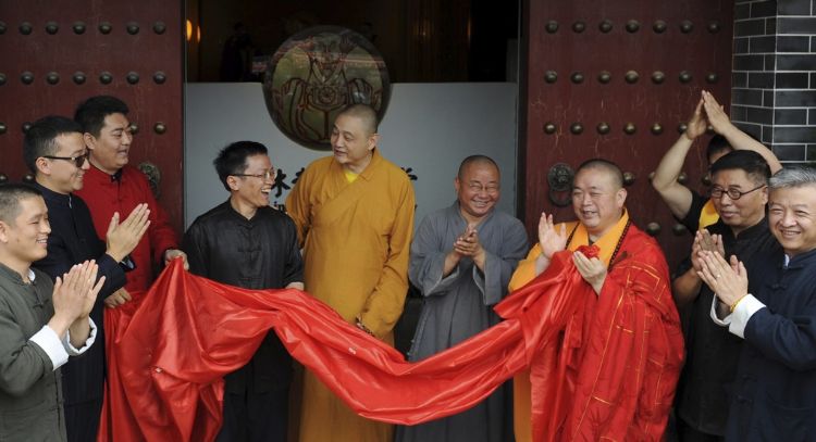 Líder de templo Shaolin de China está bajo investigación por presunta malversación de fondos