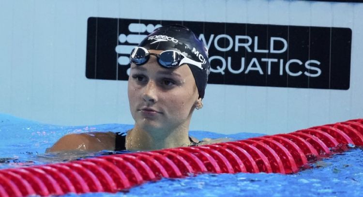 Summer McIntosh gana su primera medalla de oro en el Campeonato Mundial de Deportes Acuáticos