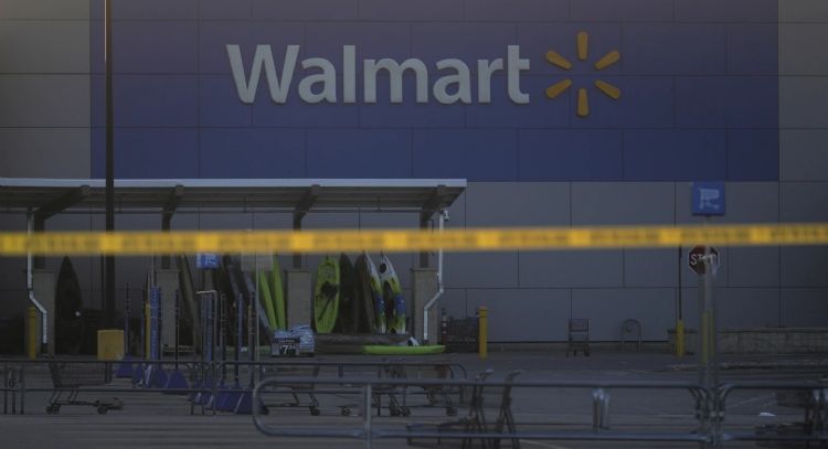 Buscan presentar cargos de terrorismo contra sospechoso del ataque con cuchillo en Walmart