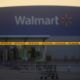 Detienen a un hombre acusado de apuñalar a 11 personas en un Walmart