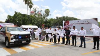 Refuerza Américo seguridad en San Fernando y la región con entrega de nuevas patrullas