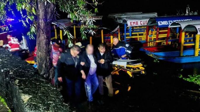 Treinta personas se quedan varadas en una trajinera en Xochimilco (Video)