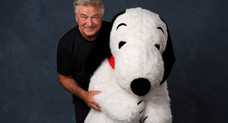 Alec Baldwin habla de su amor por "Peanuts" y los efectos "inmensurables" tras juicio por homicidio