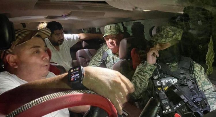 Militares son acorralados por ciudadanos en Nuevo Laredo tras haber robado dinero a comerciante