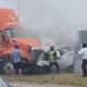 Auto pierde el control y se estrella de frente con un tráiler en Nuevo León (Video)