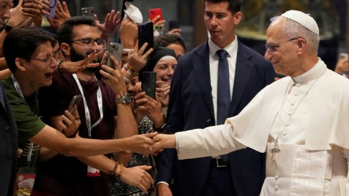 Reciben al Papa León XIV como estrella de rock en festival de influencers católicos