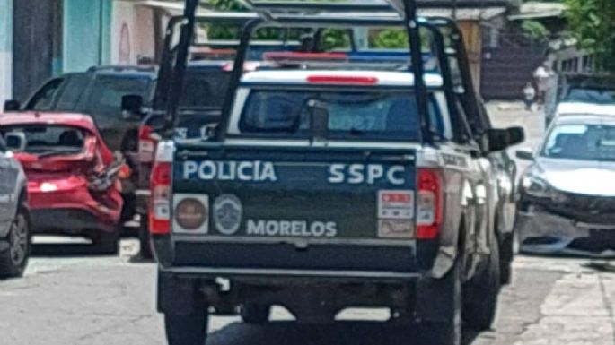 Detienen a expolicía con armas y vehículo robado; familiares denuncian cateo y detención irregular