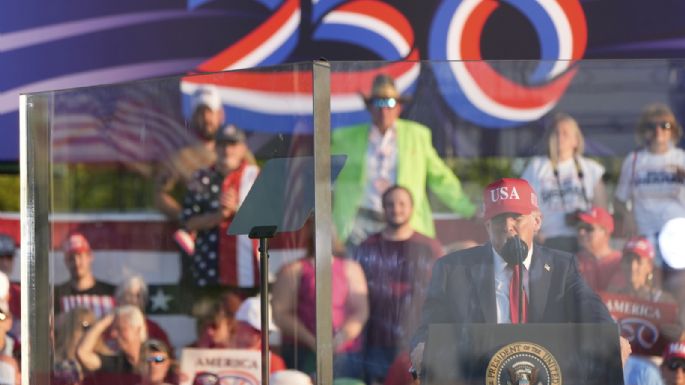 Trump se celebra a sí mismo en la conmemoración de la independencia de EU