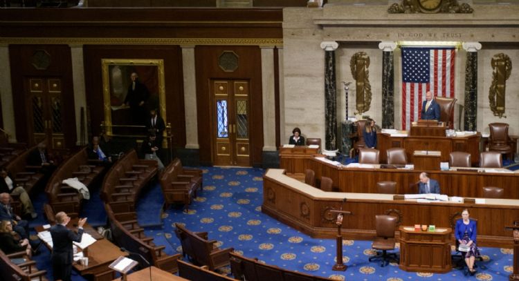El Congreso de EU aprueba el presupuesto de Trump con impuesto de 1% a remesas