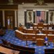 El Congreso de EU aprueba el presupuesto de Trump con impuesto de 1% a remesas