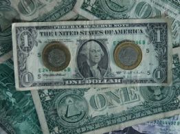 Peso se aprecia, aunque el dólar muestra un proceso de fortalecimiento